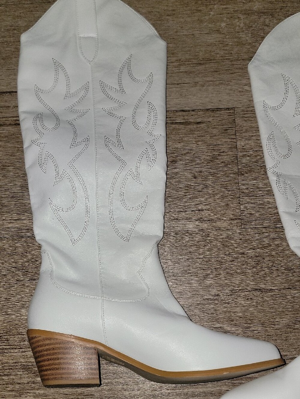 Amazon White Western-Inspired Block Heel Boots - Picture 3 of 8